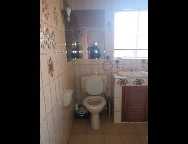 5 BEDROOM HOUSE FOR SALE IN MONDEOR